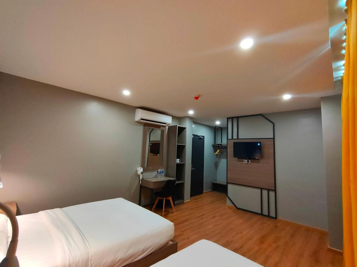 Uptown Hotel Semporna Esterno foto