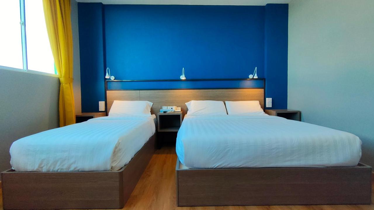 Uptown Hotel Semporna Esterno foto